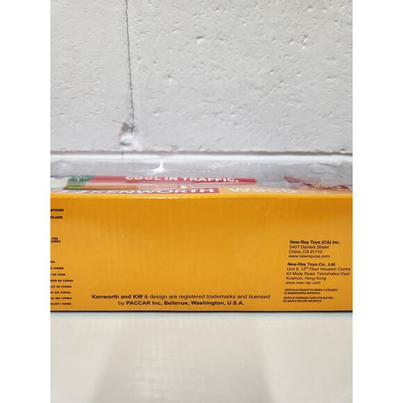 New Ray 2020 Circle K Tanker Truck Kenworth W900, 1:43 DieCast W/Plastic Series1 - Picture 10 of 11